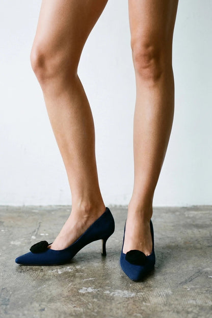 Carine Low Pump Indigo Leather - Larroude