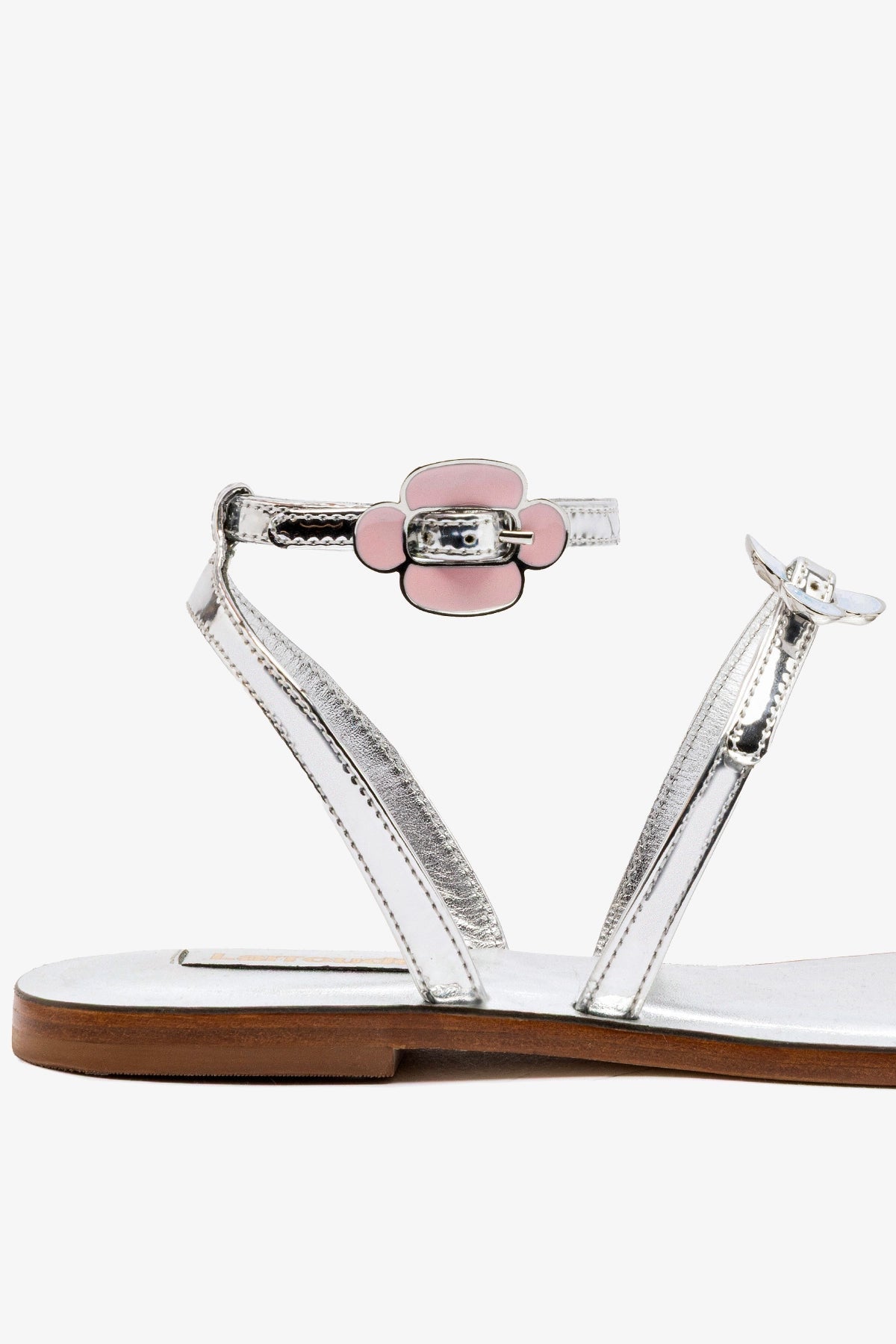 Tinx Flat Sandal In Silver Specchio - Larroude