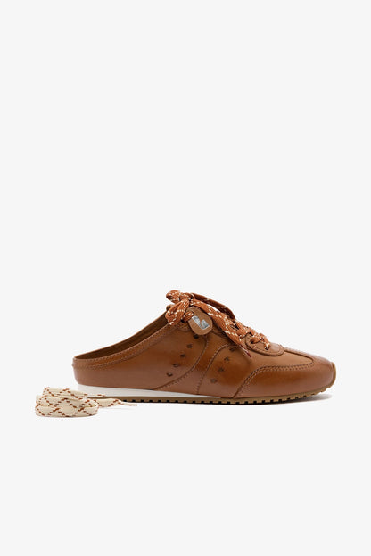 Stella Mule In Caramel Leather - Larroude