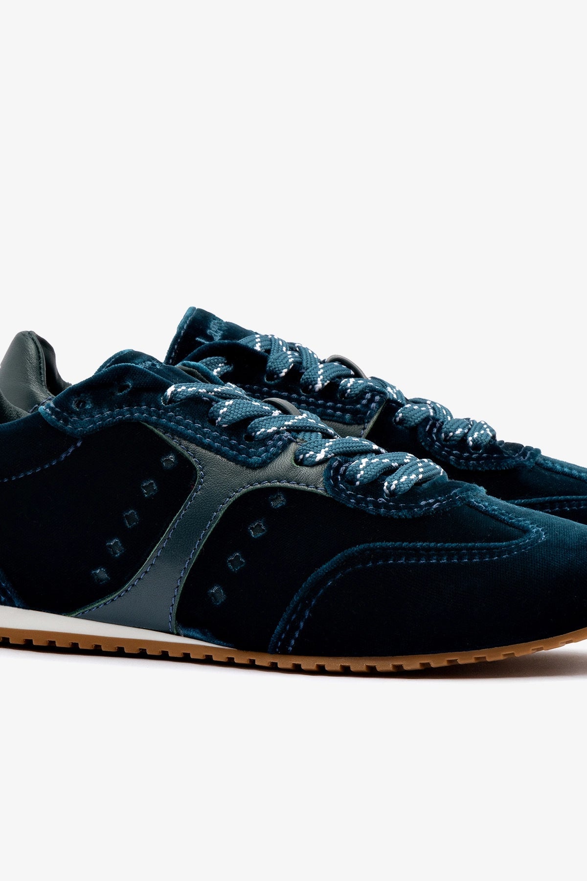 Stella Sneaker In Deepsea Velvet - Larroude