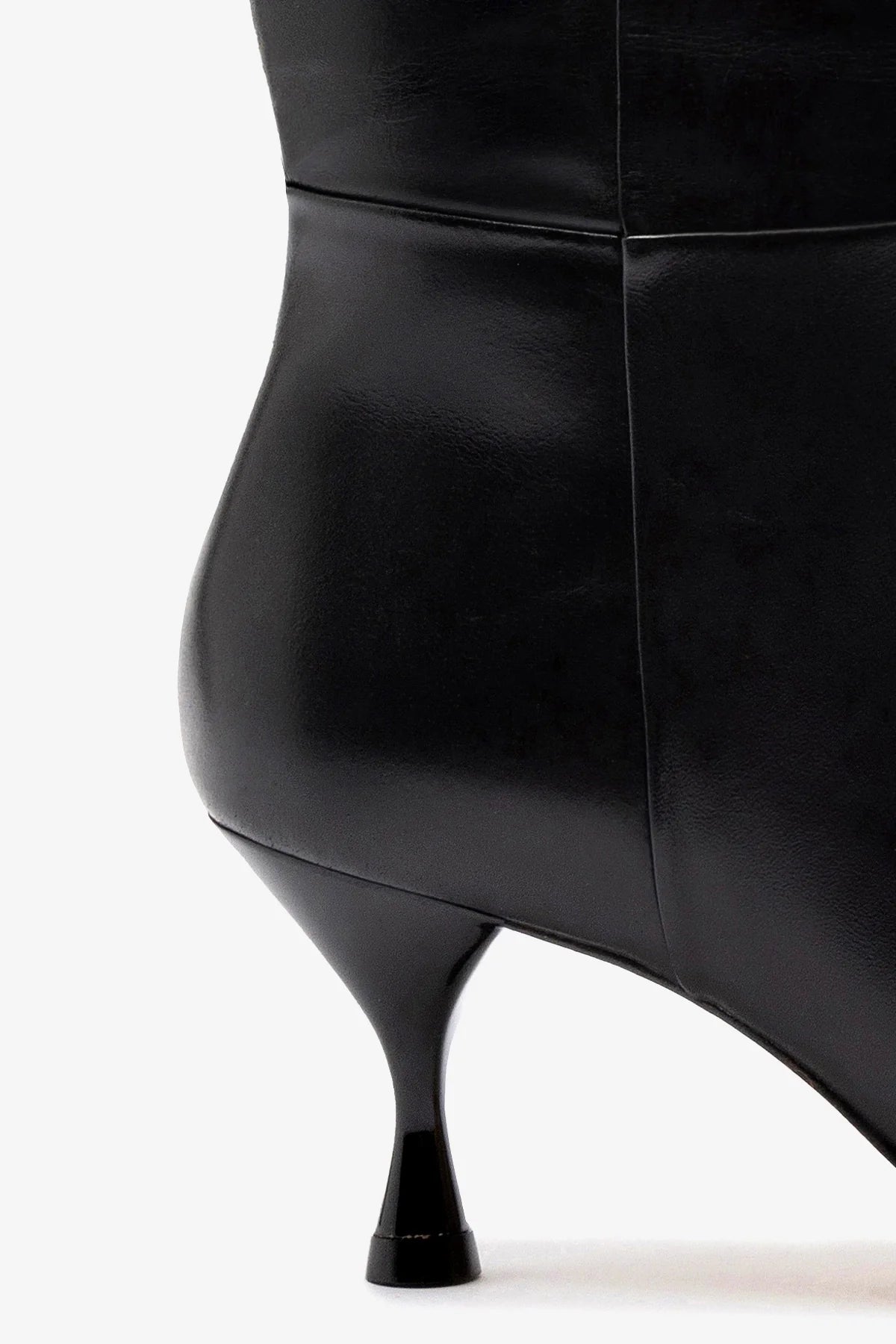 Georgia Boot In Black Leather - Larroude