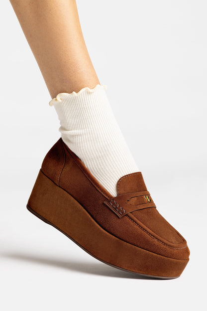 Suki Flatform Loafer In Burnt Umber Suede - Larroude