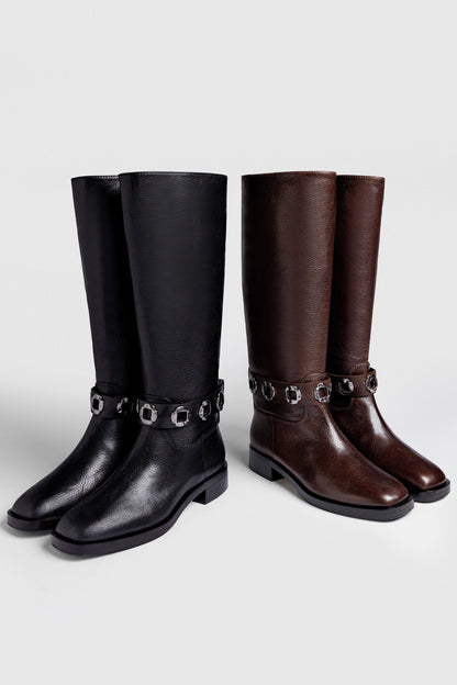 Milan Flat Boot In Brown Leather - Larroude
