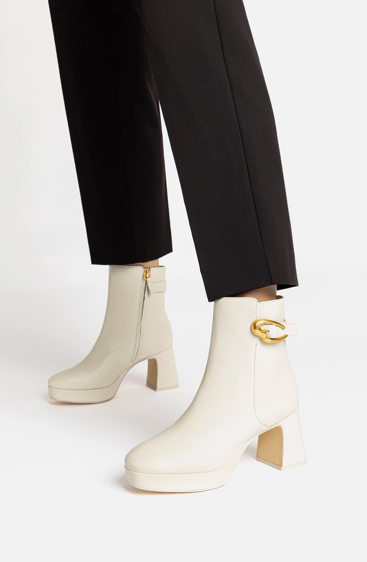 Dolly Verona Low Boot In Ivory Leather - Larroude