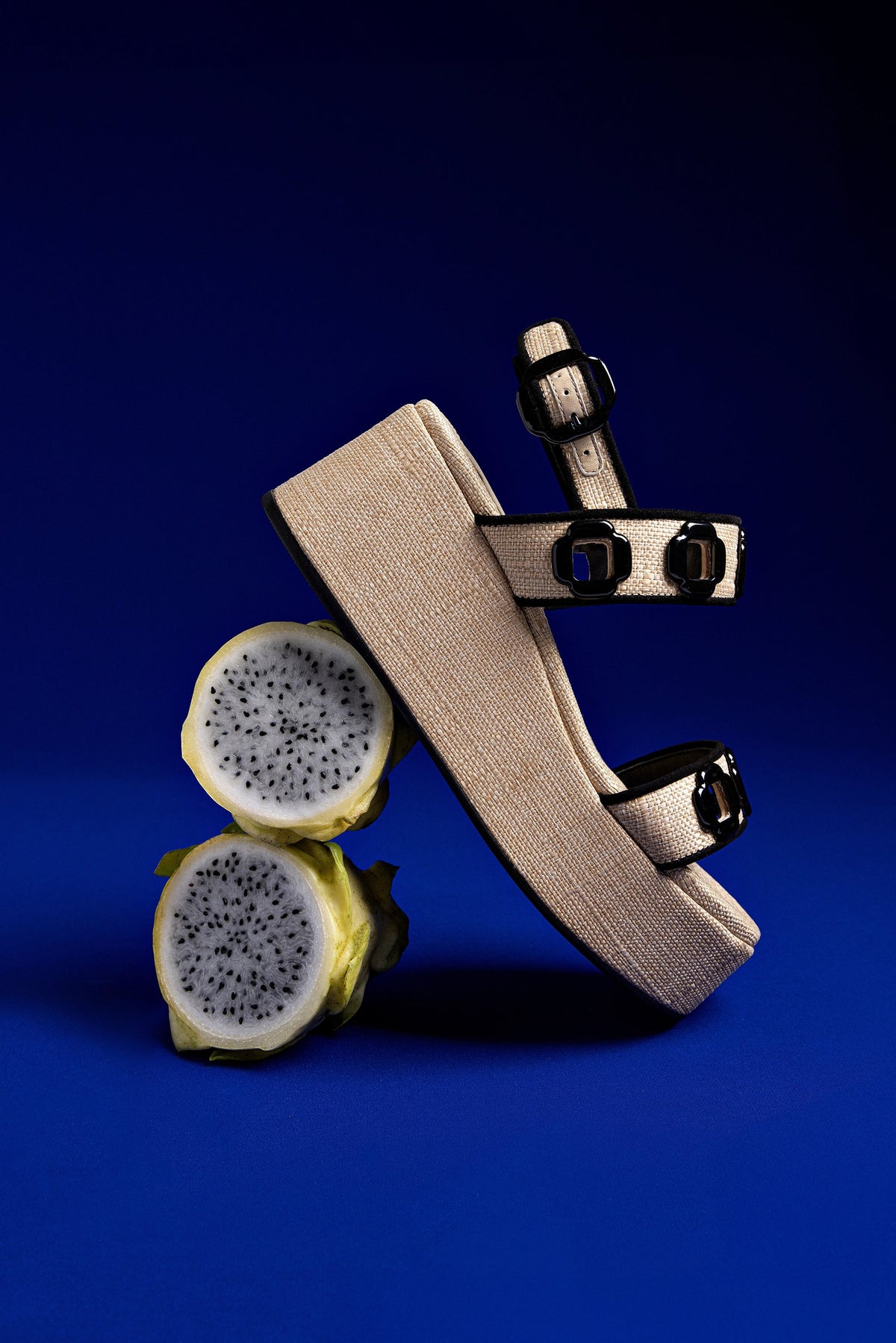 Milan Flatform In Beige Raffia and Black Trimming - Larroude